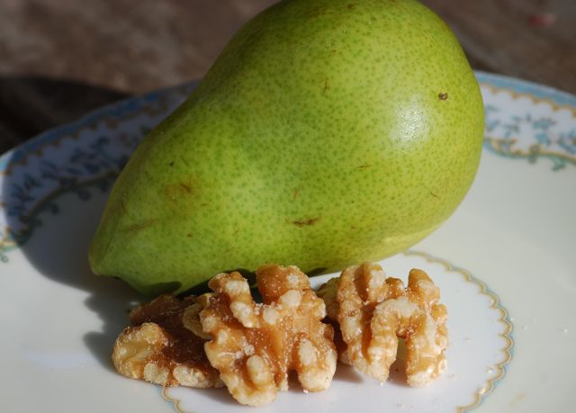 walnuts-and-pears
